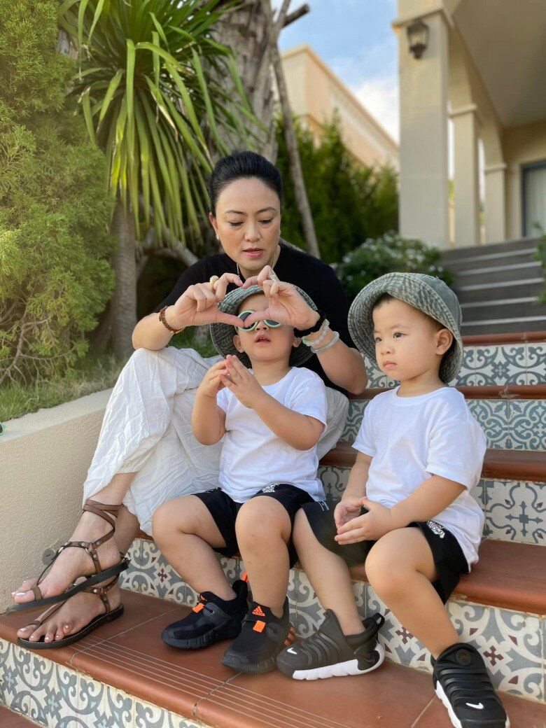 U50 sinh thêm con với chồng mới, cô hiệu phó Văn Thùy Dương kể bị con dâu nổi tiếng dọa, càng nghĩ càng thấy đúng - 8