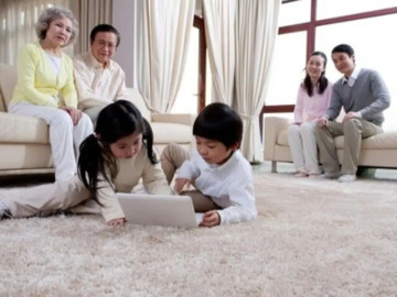 Yêu con - Giúp con trai chăm cháu 3 năm liền, thức ngày cày đêm, ốm không dám nghỉ, mẹ chồng hối hận khi con dâu nói