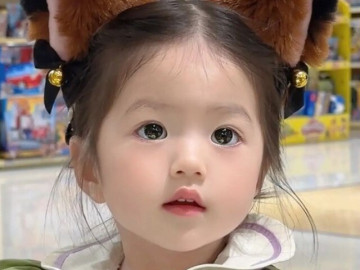 Yêu con - Ông nội định đặt tên cho cháu là Nguyễn Thị Hồng Bưởi, nhân viên tư pháp sửa thành tên vừa hay vừa ý nghĩa