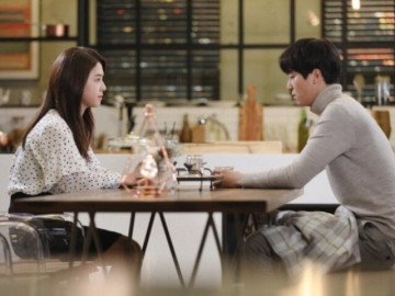 Yêu con - Đi làm xa 5 năm mới về quê ăn Tết, tôi sững sờ khi nghe con gái gọi anh rể U60 là bố