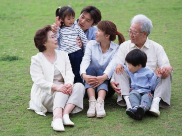 Yêu con - Tuổi già, cô đơn đến đâu cũng đừng sống chung với con cái, vào viện dưỡng lão hay thuê giúp việc vẫn còn hơn