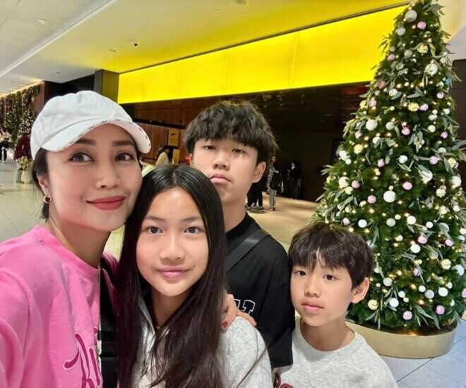 Vừa có năng khiếu, vừa ngoan ngoãn và hiểu chuyện, trong đời sống thường ngày, Cola được mẹ chia sẻ là một cô bé rất biết nghĩ cho người khác.