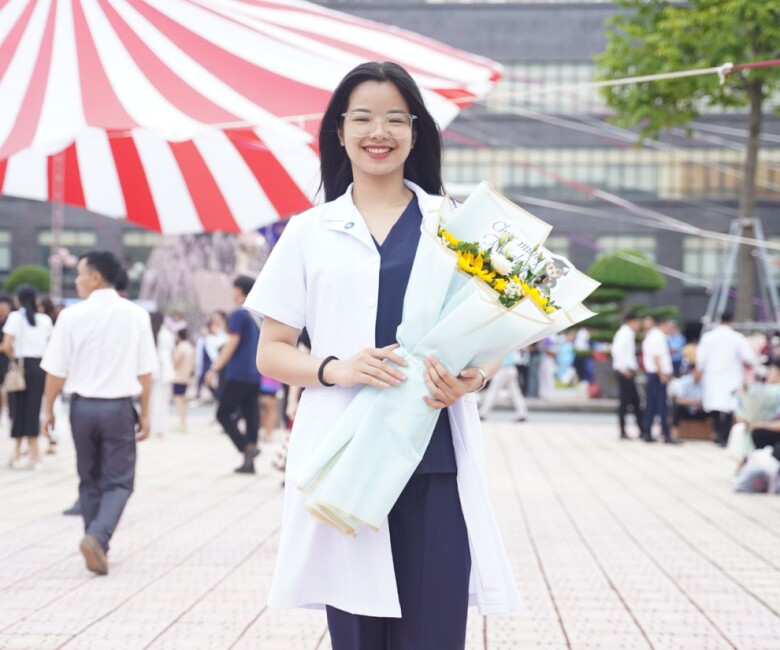 Từ việc lấy tập gym để giải tỏa stress, căng thẳng bác sĩ Minh Ánh đã trở thành HLV và người mẫu ảnh. Ảnh: NVCC.