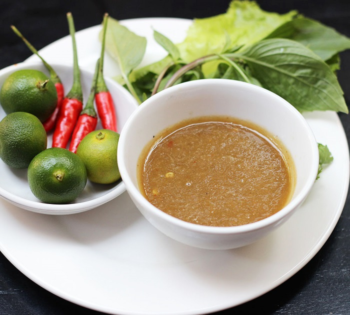 Tuy nhiên, trong những năm gần đây, nhiều hộ gia đình cũng dần chuyển sang nghề khác để nâng cao kinh tế. Song, nhiều người vẫn bám trụ với nghề để lưu giữ hương vị đặc sản, một món gia vị mà không phải nơi nào cũng có này.