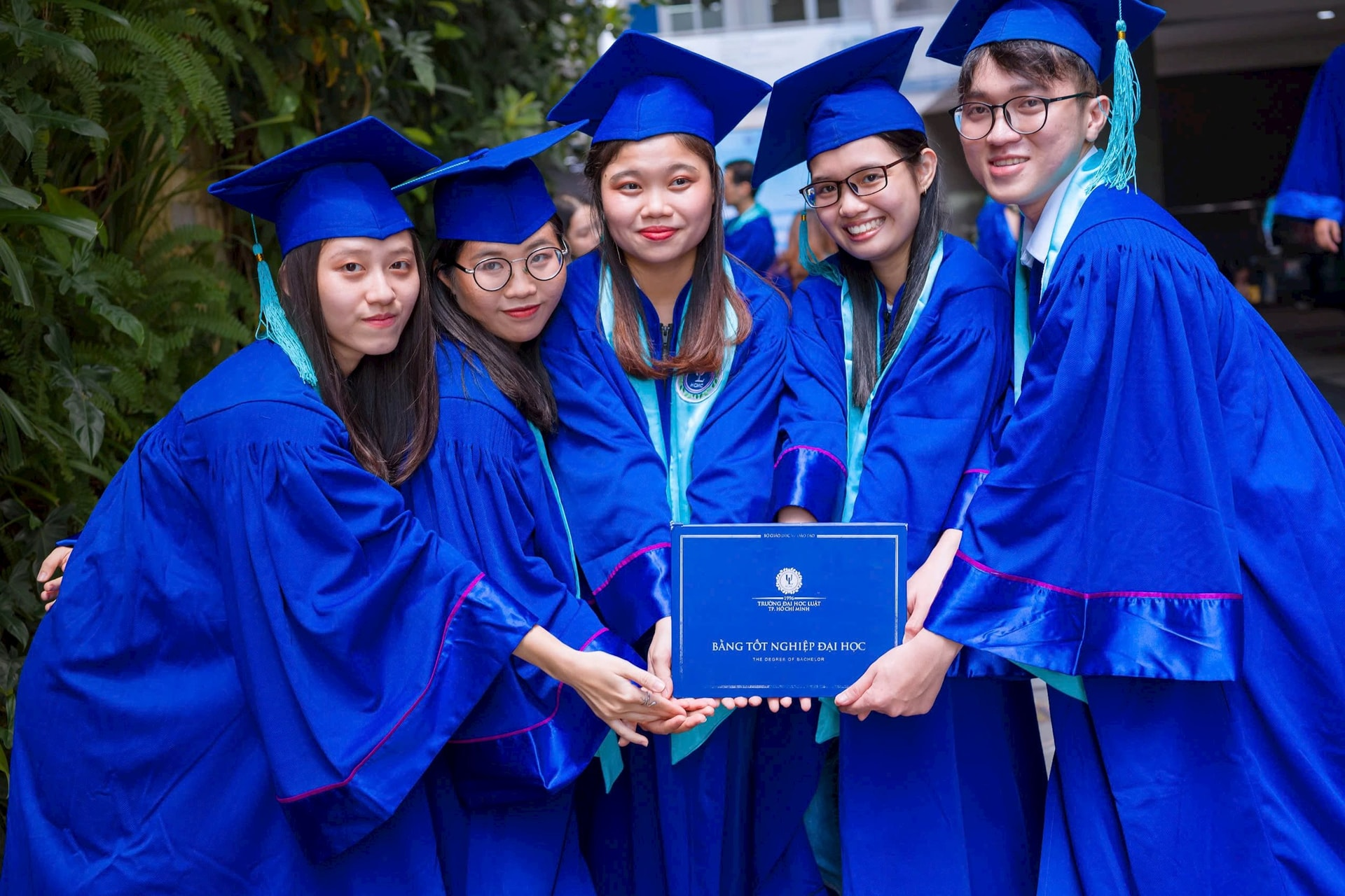 Chương trình đào tạo ở trường ĐH Luật TP.HCM được xây dựng theo hướng cân bằng giữa nền tảng lý luận và tính ứng dụng, giúp sinh viên dễ dàng ứng dụng vào đời sống thực tiễn.