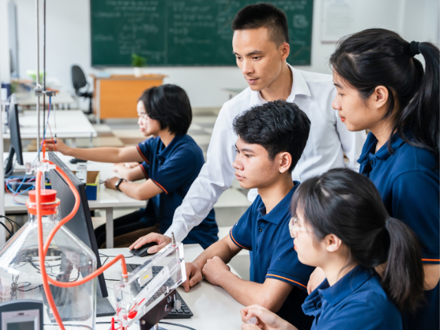 Sinh viên chuyên ngành này được thực hành, thực tập sớm nên có nhiều kinh nghiệm cọ xát, hỗ trợ học hỏi thêm kinh nghiệm từ thực tế.