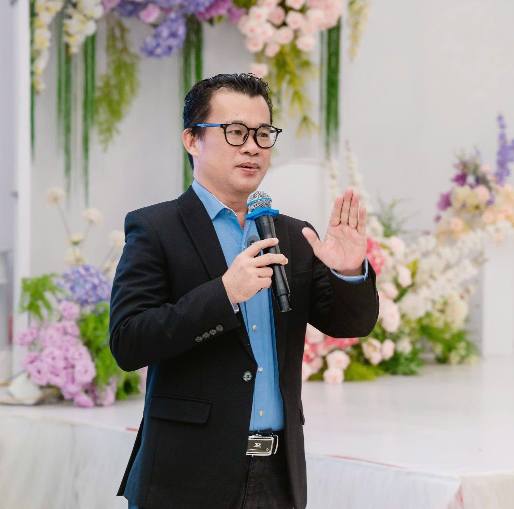 Thầy Hải khuyến khích các trường nên sử dụng nguồn ngân sách xã hội hóa, các nguồn quỹ đóng góp từ hội phụ huynh học sinh để tổ chức các hoạt động ngoại khóa.