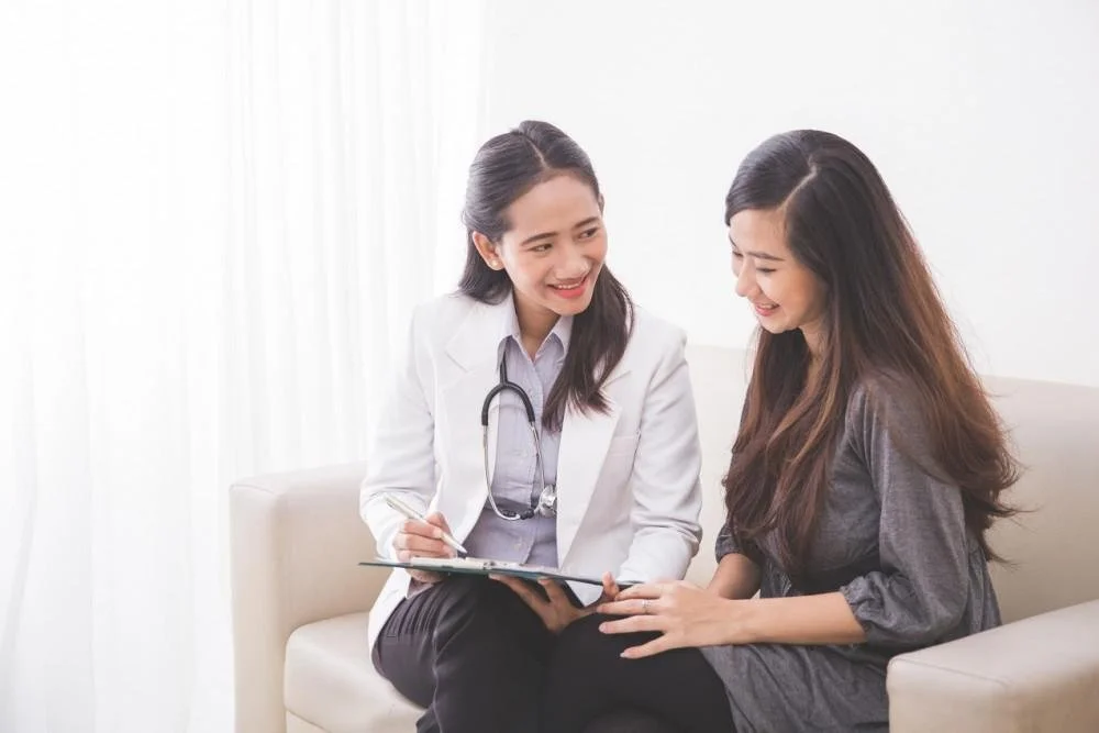 Trong bối cảnh xã hội hiện đại, khi áp lực học tập, công việc, các mối quan hệ và biến động kinh tế khiến tỷ lệ stress, lo âu, trầm cảm ngày càng gia tăng, nhu cầu về các chuyên gia tâm lý được đào tạo bài bản đang trở nên cấp thiết hơn bao giờ hết.