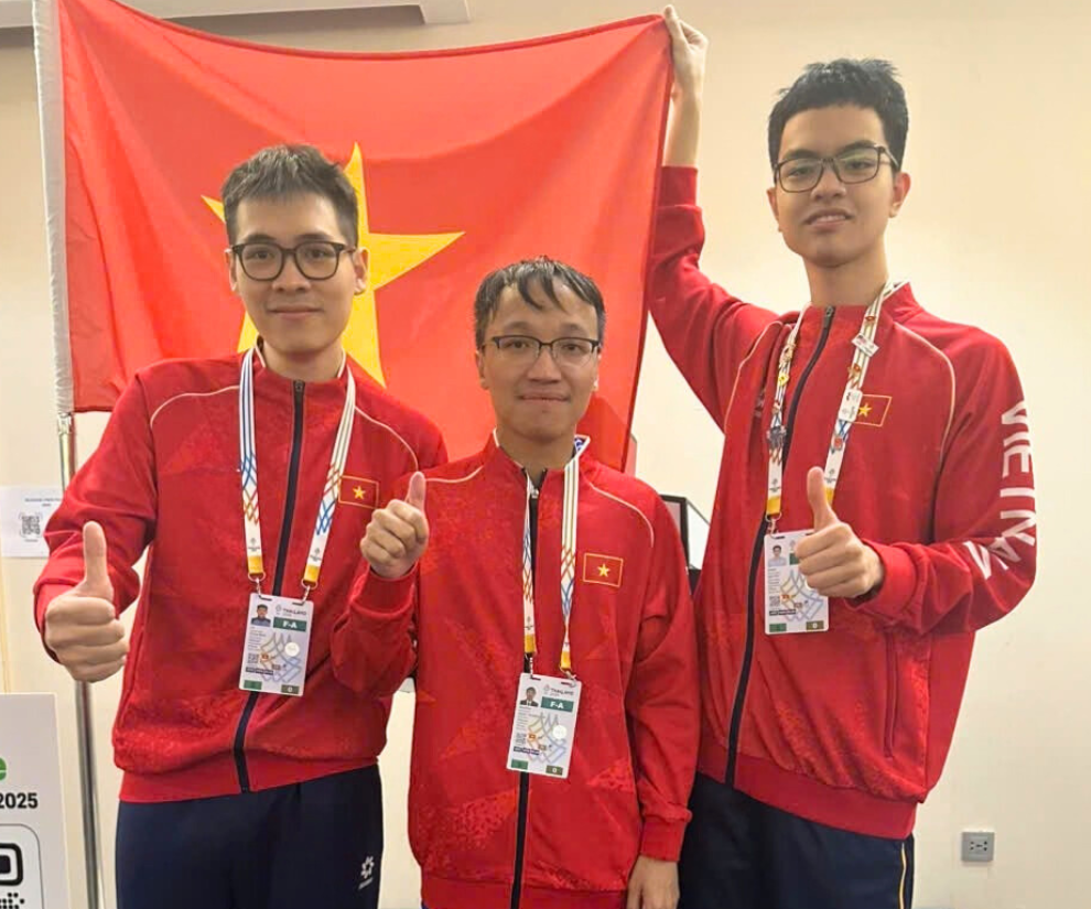 Gần đây nhất, Nguyễn Ngọc Trường Sơn (giữa) giành Huy chương Vàng tại SEA Games 33 ở nội dung Đồng đội Nam. Đây cũng là Huy chương Vàng SEA Games thứ 9 trong sự nghiệp của Trường Sơn ở sân chơi này kể từ năm 15 tuổi bắt đầu đến với đấu trường khu vực.