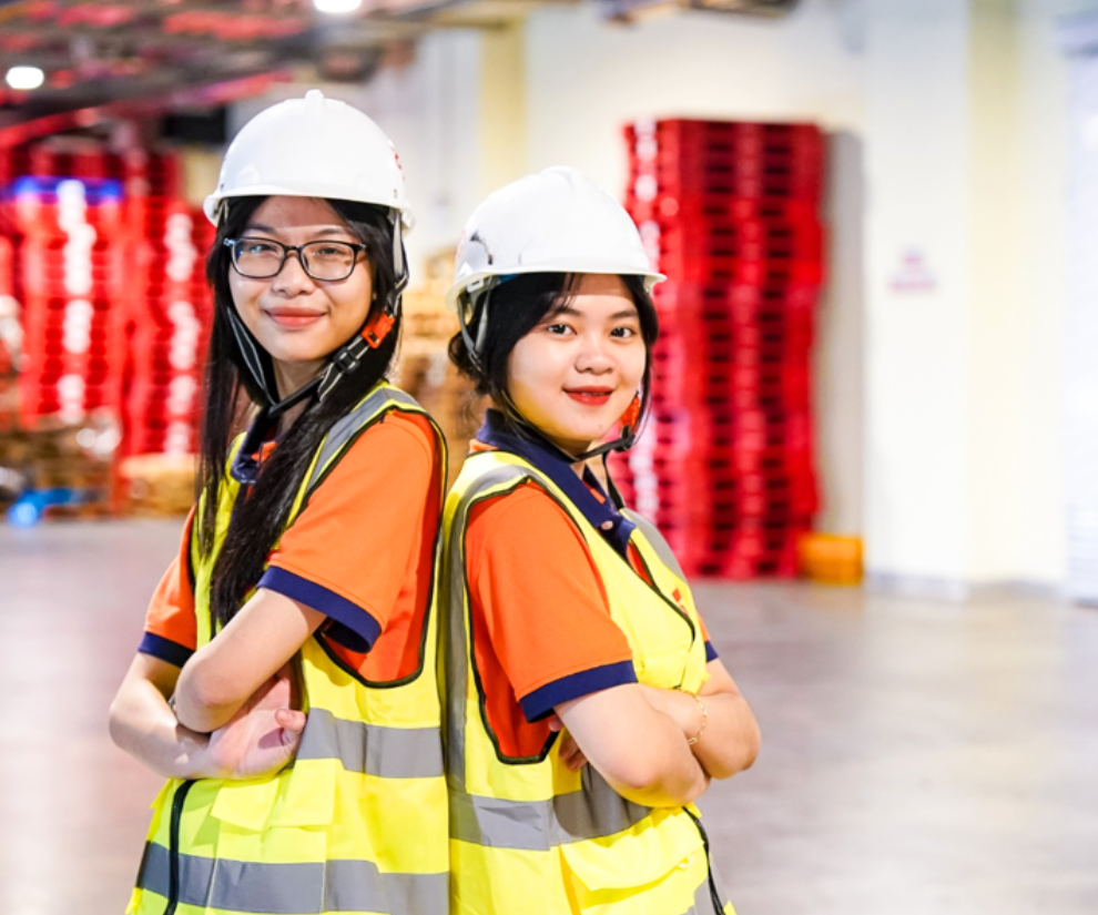 Logistics và Quản lý Chuỗi cung ứng là ngành “hot”, với cơ hội việc làm ở mọi loại hình doanh nghiệp, thuộc mọi lĩnh vực kinh doanh, mọi quy mô, đặc biệt là tại những tập đoàn đa quốc gia.