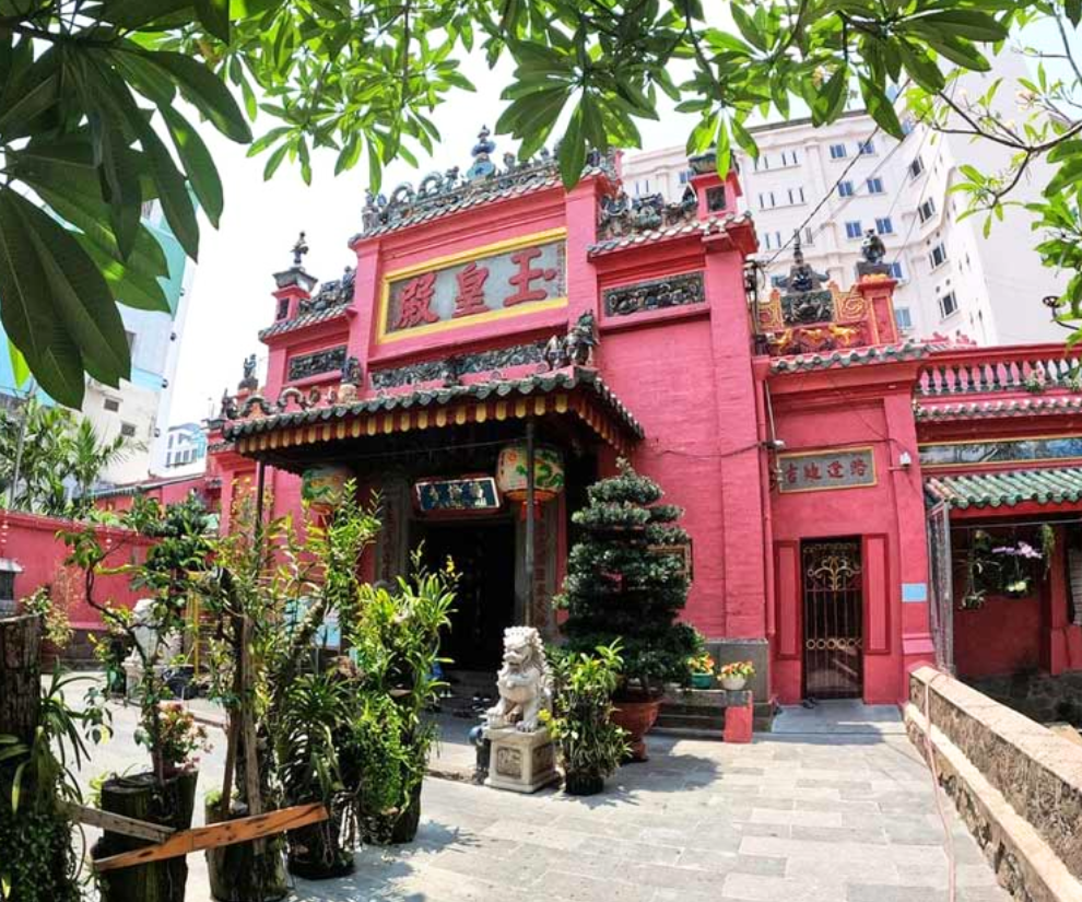 Rằm tháng Giêng năm 2026 nên đi chùa nào tại TP.HCM để cầu an, cầu lộc và tình duyên? 19 Chùa Ngọc Hoàng là nơi cầu bình an, tài lộc và cầu duyên nổi tiếng ở TP.HCM.