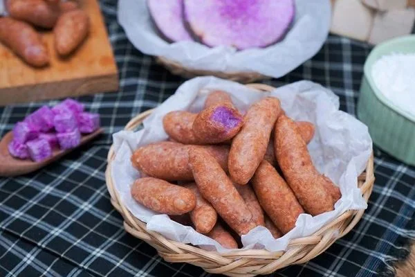 Bánh khoai mỡ được nhiều bà nội trợ yêu thích, thường hay chế biến (Ảnh minh hoạ)