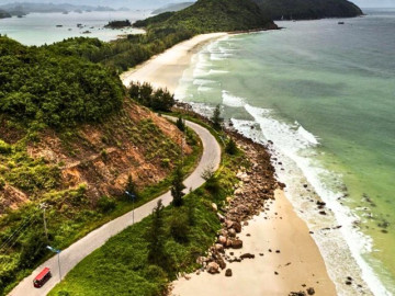 Cách trung tâm Quảng Ninh khoảng 60km có hòn đảo hoang sơ ít ai biết, được ví là viên ngọc xanh vùng đất mỏ