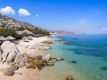 Bãi biển như viên ngọc thô của Nam Trung Bộ, nghe tên kỳ lạ nhưng đẹp khó cưỡng, đến 1 lần là nhớ mãi