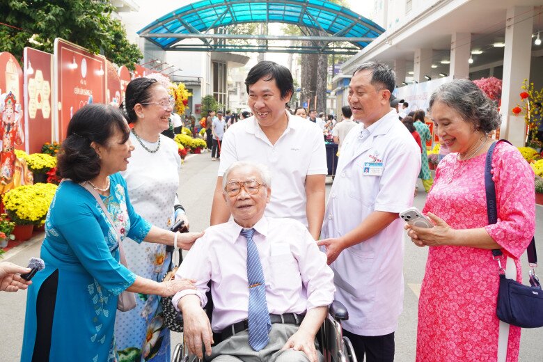 Đường hoa mang lại không khí Xuân đến cho tất cả mọi người 