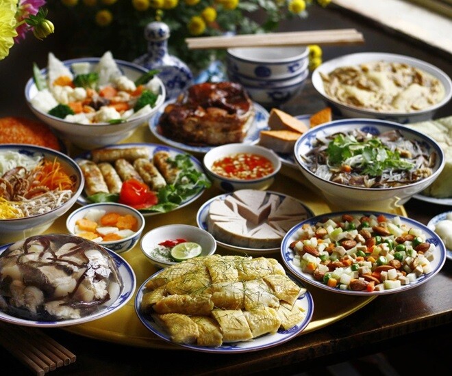 Các món ăn giàu năng lượng ngày Tết cũng thường bị chị em đổ lỗi là nguyên nhân tăng cân. Ảnh minh họa. 