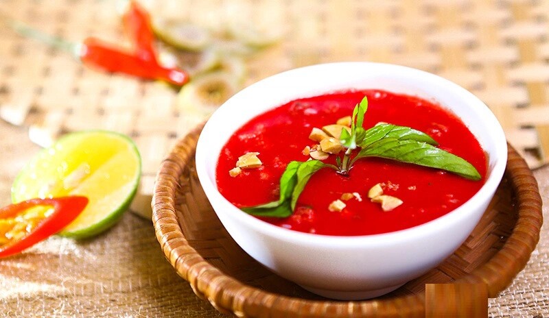 Tiết canh là món cực nguy hiểm, chỉ ăn một miếng cũng có nguy cơ phải trả giá bằng tính mạng ngay ngày đầu năm mới. Ảnh minh họa.