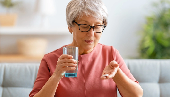 Việc sử dụng thuốc bổ sung canxi cần tuân thủ theo tư vấn của bác sĩ và nhà sản xuất. Ảnh minh họa.