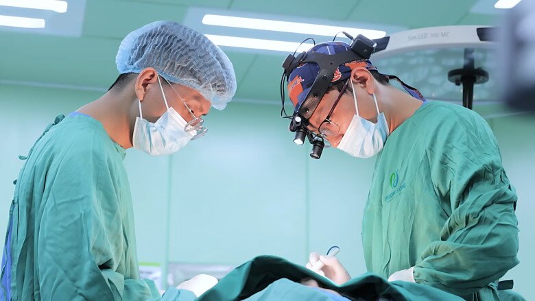 Bác sĩ Đỗ Xuân Đức cho biết, với các túi ngực thế hệ mới như hiện nay, việc vỡ khi vận động, chơi thể thao là rất hiếm. Ảnh minh họa. 