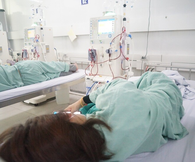 Rất nhiều người trẻ như bệnh nhân Y bị suy thận vì sự chủ quan, không đi thăm khám khi có dấu hiệu cảnh báo sớm. Ảnh: Lê Phương.