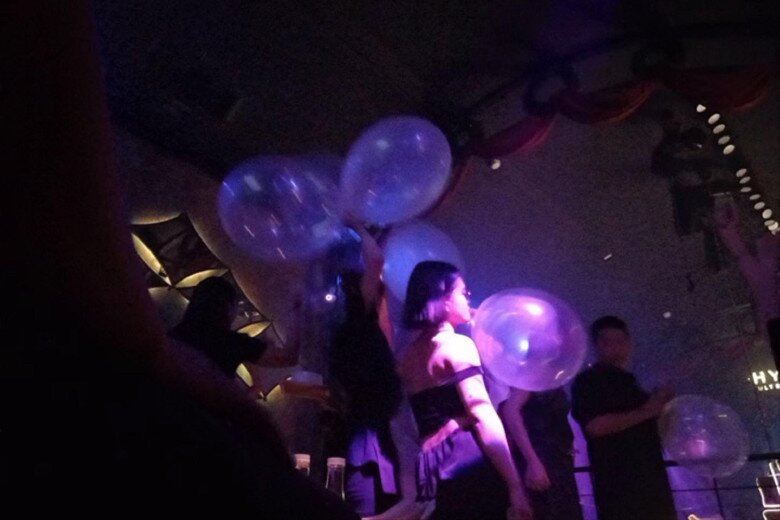 Bóng cười gây tổn thương rất nghiêm trọng với hệ thần kinh và có thể gây nghiện, phụ thuộc vào khí N2O. Ảnh minh họa. 