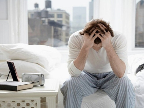 Dùng thuốc để chiều bạn gái vì sợ “mất giông” dịp đầu năm, người đàn ông phải cầu cứu bác sĩ gấp