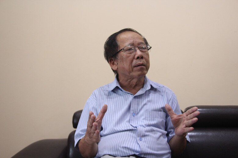 PGS Nguyễn Duy Thịnh cho rằng, việc sản xuất và tiêu thụ thực phẩm bẩn là tội ác khi đầu độc chính đồng bào mình. Ảnh: Lê Phương. 