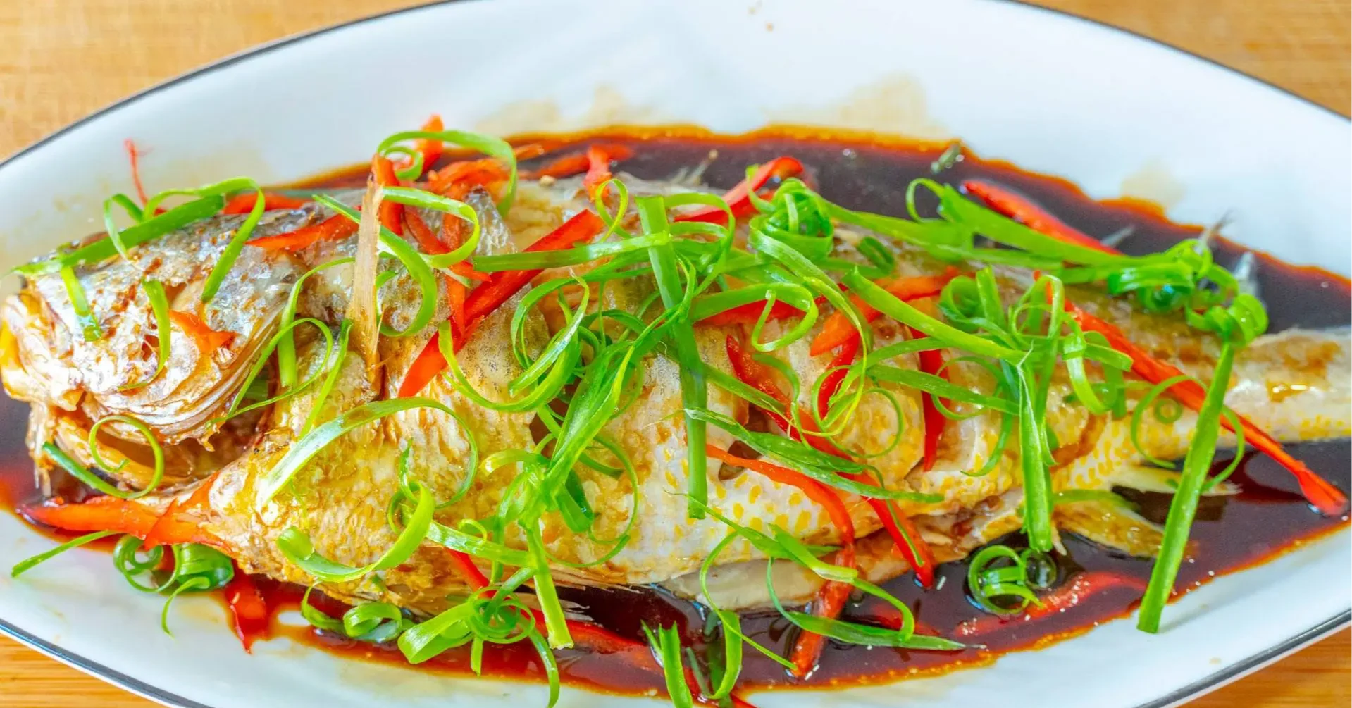 Cá chép hay cá chim vàng đều rất bổ dưỡng, khi ăn dịp đầu năm cũng mang lại nhiều may mắn. Ảnh minh họa. 