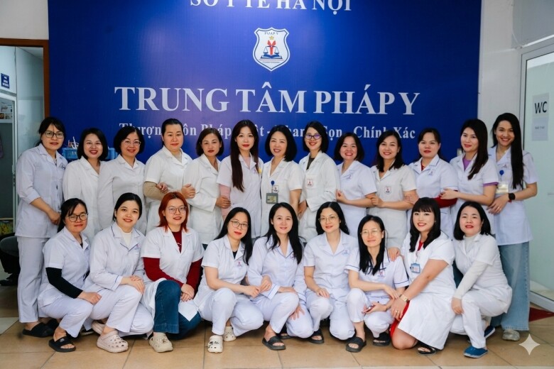 Những nữ nhân viên y tế theo nghề pháp y phải là người rất bản lĩnh và can đảm. 