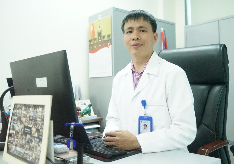 PGS.TS.BS Nguyễn Trọng Hưng cho biết, dinh dưỡng - lối sống - tập luyện là kiềng 3 chân cần thực hiện một cách khoa học để có sức khỏe tốt, vóc dáng cân đối nhất là dịp Tết. Ảnh: Lê Phương. 