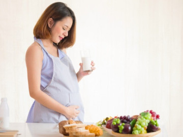 Sức khỏe - Sau sinh làm sao để chị em tránh tình trạng loãng xương, cách bổ sung hợp lý giúp vừa khỏe mẹ, vừa tốt sữa cho con