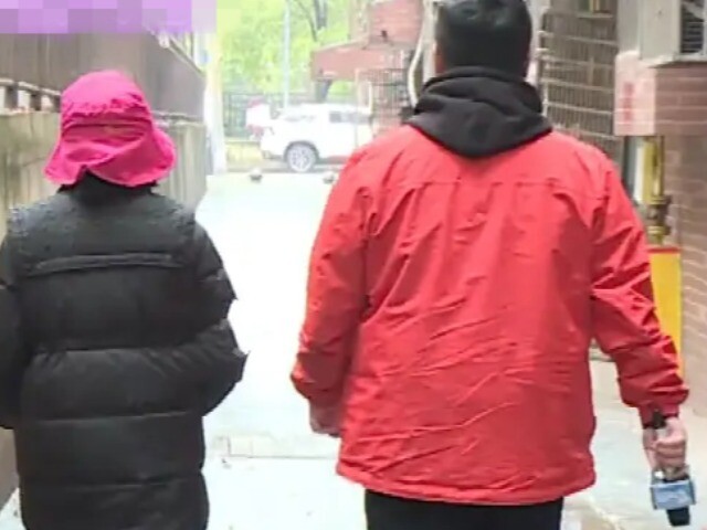 Vừa ly hôn thì phát hiện mang thai, người phụ nữ tái hôn với bạn thuở nhỏ rồi nhận kết đắng