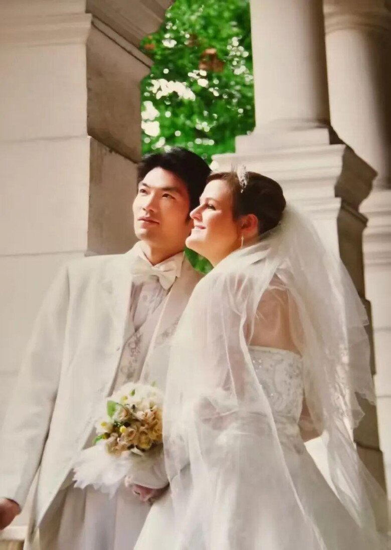 Ảnh cưới của cặp đôi.