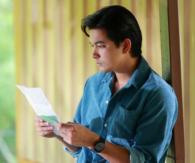 Tôi cầm tiền mà tay run. (Ảnh minh họa)