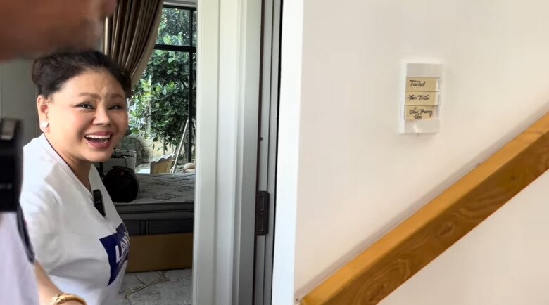 Là cơ ngơi được đầu tư nhiều tiền của và cống sức nhưng vì không có người ở thường xuyên, nữ nghệ sĩ lo lắng công trình sẽ xuống cấp.