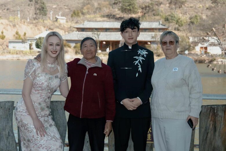 Mẹ Dasha sang Trung Quốc gặp gia đình Hạo Nam.