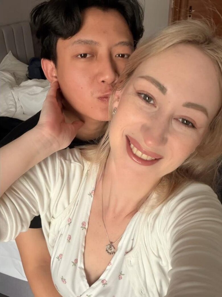 Chàng trai 10X yêu “chị đẹp” là mẹ đơn thân người Nga hơn 10 tuổi, bố mẹ gật đầu vì nàng dâu quá xinh - 4