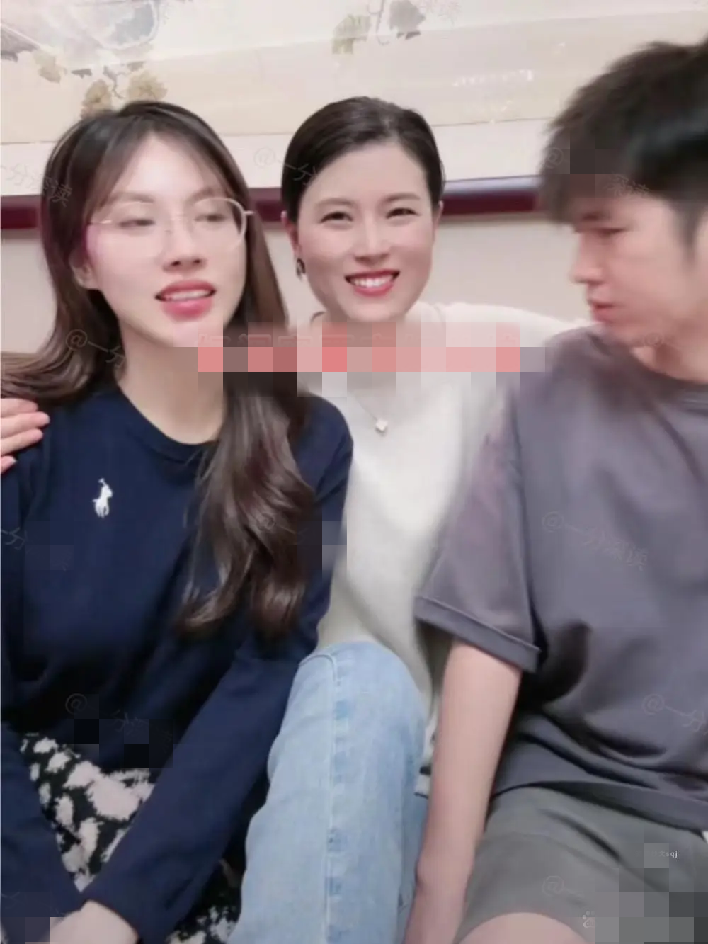 Chàng trai 22 tuổi muốn cưới bạn thân 42 tuổi của mẹ, sính lễ nhà gái thách cưới càng sốc - 2