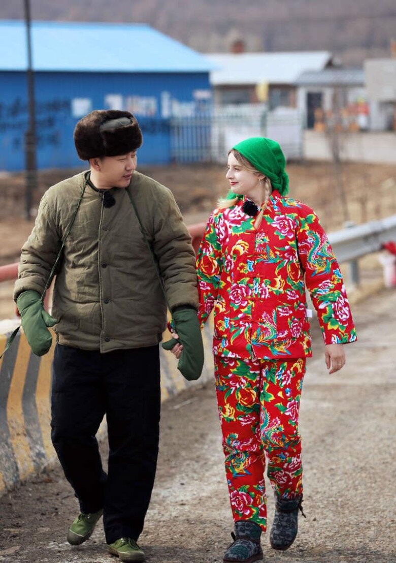 Chàng trai 9X tán đổ “hoa khôi làng” người Nga, bố mẹ vợ cho đất xây nhà, giục sinh 10 đứa cháu ngoại - 6