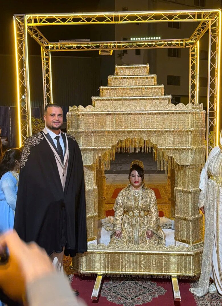 Chi tiết kiệu v&agrave; h&ograve;m qu&agrave; trong lễ cưới