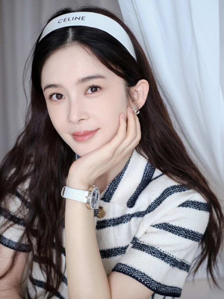 “Chị đẹp” thích diện đầm xuyên thấu yêu toàn trai trẻ đáng tuổi cháu, cưới và ly hôn chỉ trong 3 ngày - 4