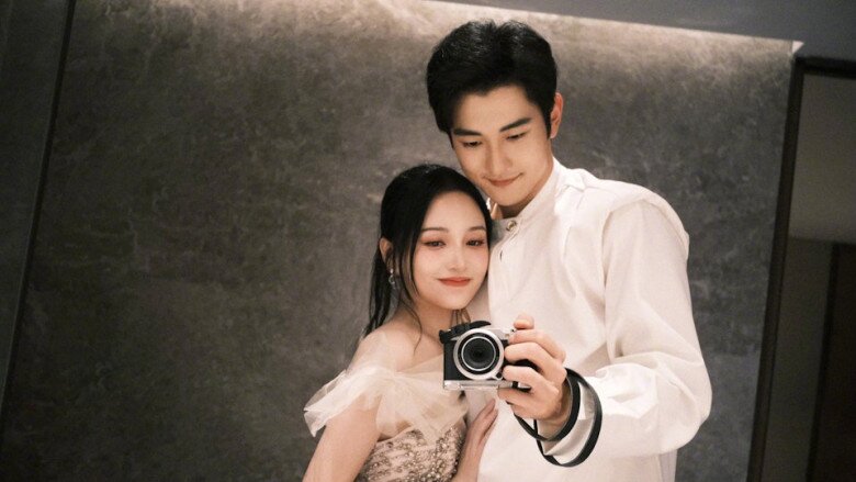 Kim Sa và bạn trai diễn viên kém 19 tuổi.