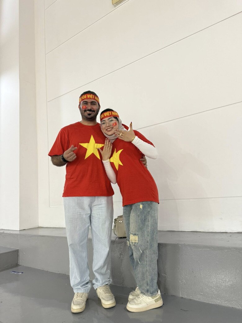 Cô dâu Việt được chồng Ả Rập Xê Út cầu hôn trên trực thăng ở Dubai, rước dâu bằng xế hộp bạc tỷ - 2