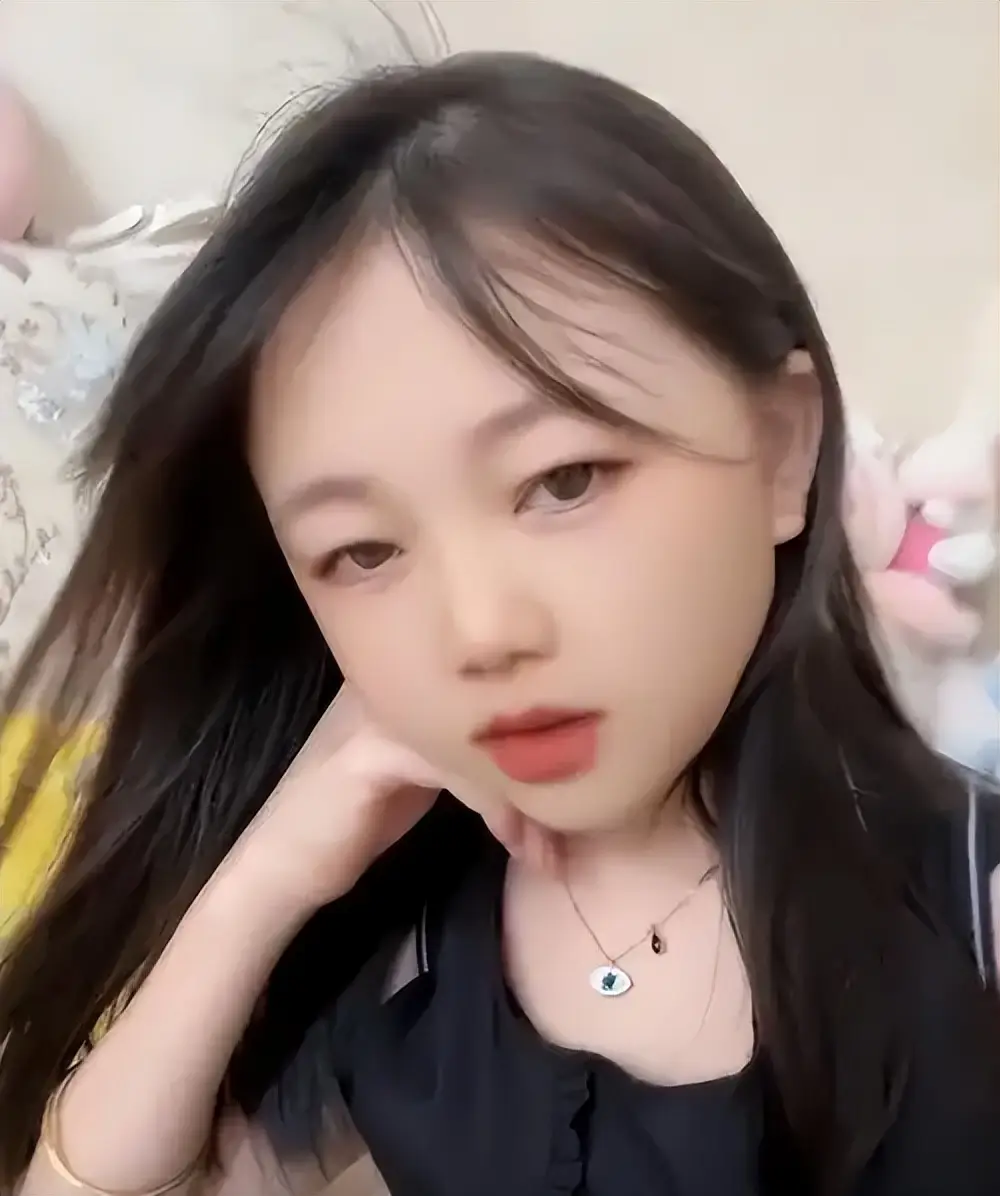 Cô gái 1m3 cưới chồng cao 1m48, sau kết hôn chồng cô bỗng cao lên và cái kết - 7