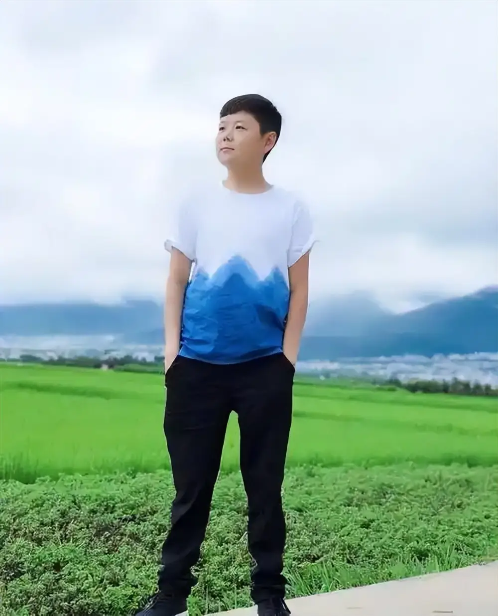 Chiều cao của Cát Tồn Miêu bỗng cao lên sau khi kết hôn.