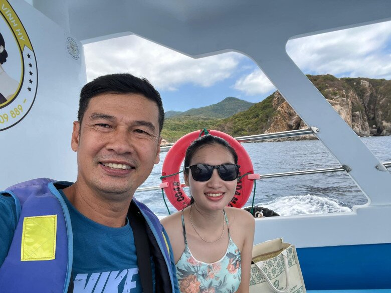 Vợ chồng Tiết Cương.