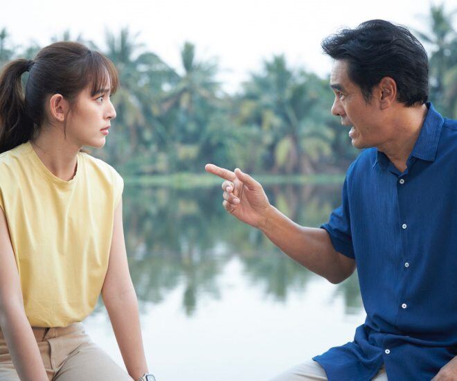 Gia đình bên bố dượng không đồng ý để bố ruột tôi cùng lên sân khấu. (Ảnh minh họa)