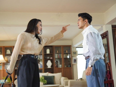 Bị chồng cũ động chân động tay, tôi đổi một chữ trong sổ hộ khẩu khiến anh hối hận