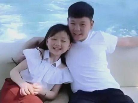 Cô gái 1m3 cưới chồng cao 1m48, sau kết hôn chồng cô bỗng cao lên và cái kết