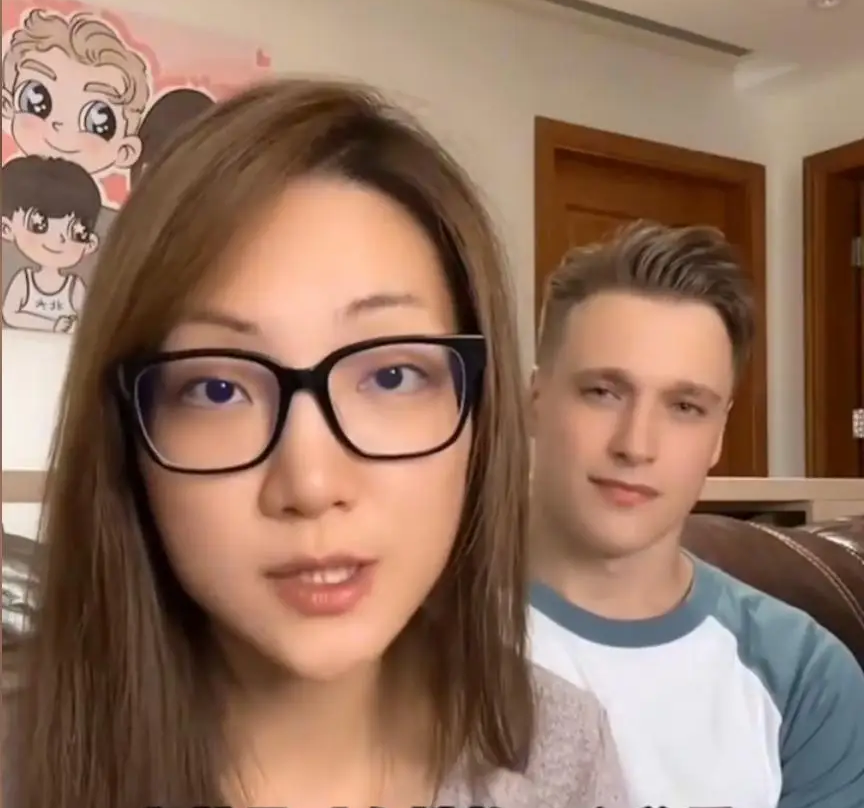 Hotgirl một đời chồng chủ động tán trai Tây kém 3 tuổi, cưới không báo bố mẹ, không đòi sính lễ - 3